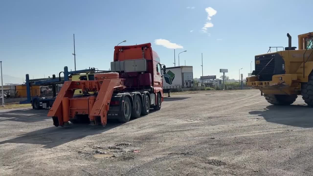 Transportation Of The Volvo L330E & Caterpillar 980 Wheel Loaders -