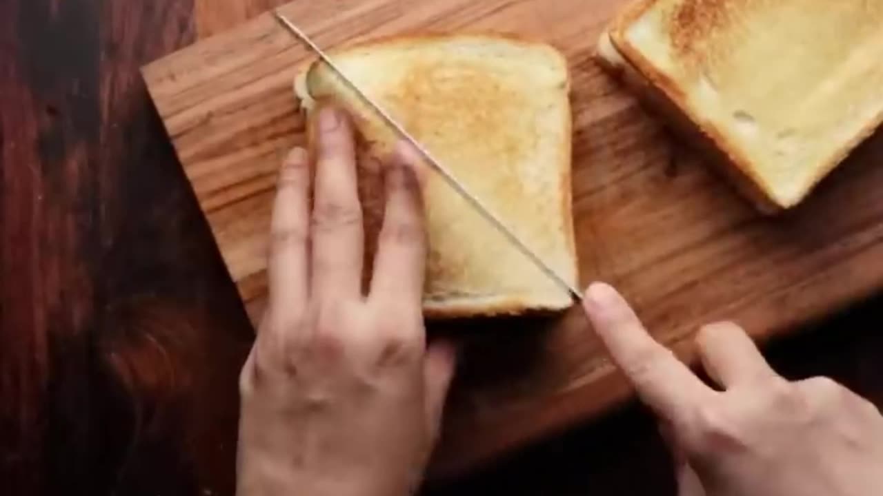 bread chicken sandwich