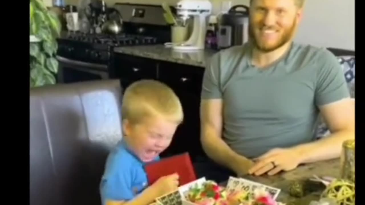 Funny baby😃😃😃😃