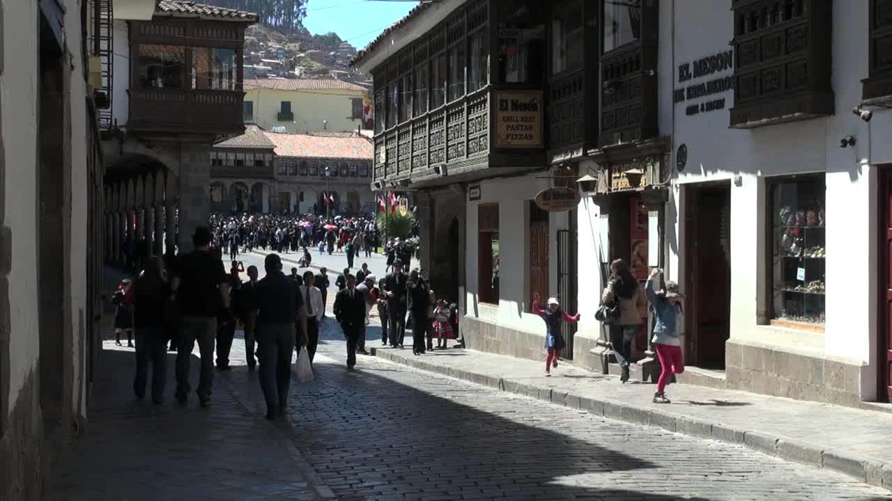 Cusco street with balcony s