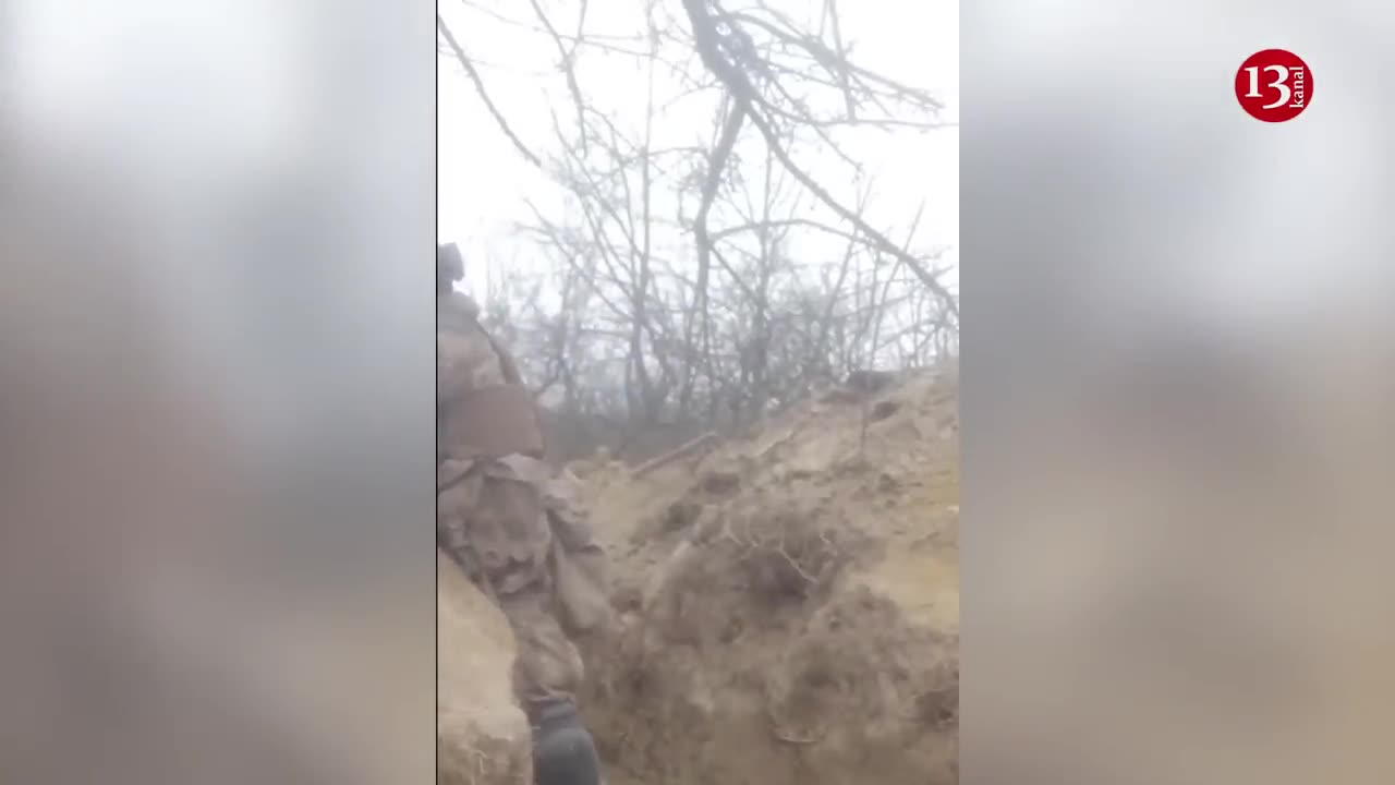 Ukrainian soldier fighting against Russians in the trench alone – combat footage