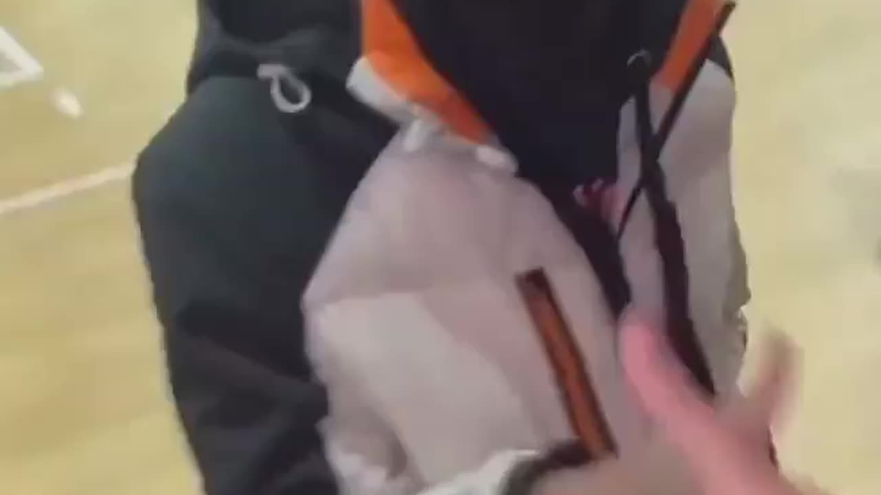 American Kids showing GUNS at school.