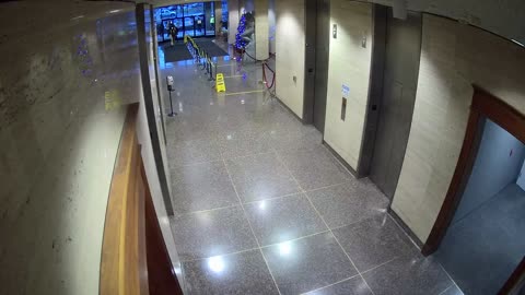 8003FCOB01ElevatorLobby_2021-01-06_07h20min00s667ms.mp4