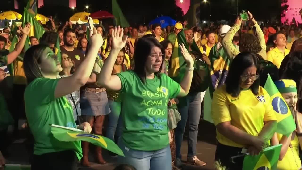 Bolsonaro voters pray as rival Lula wins Brazil presidential runoff | AFP