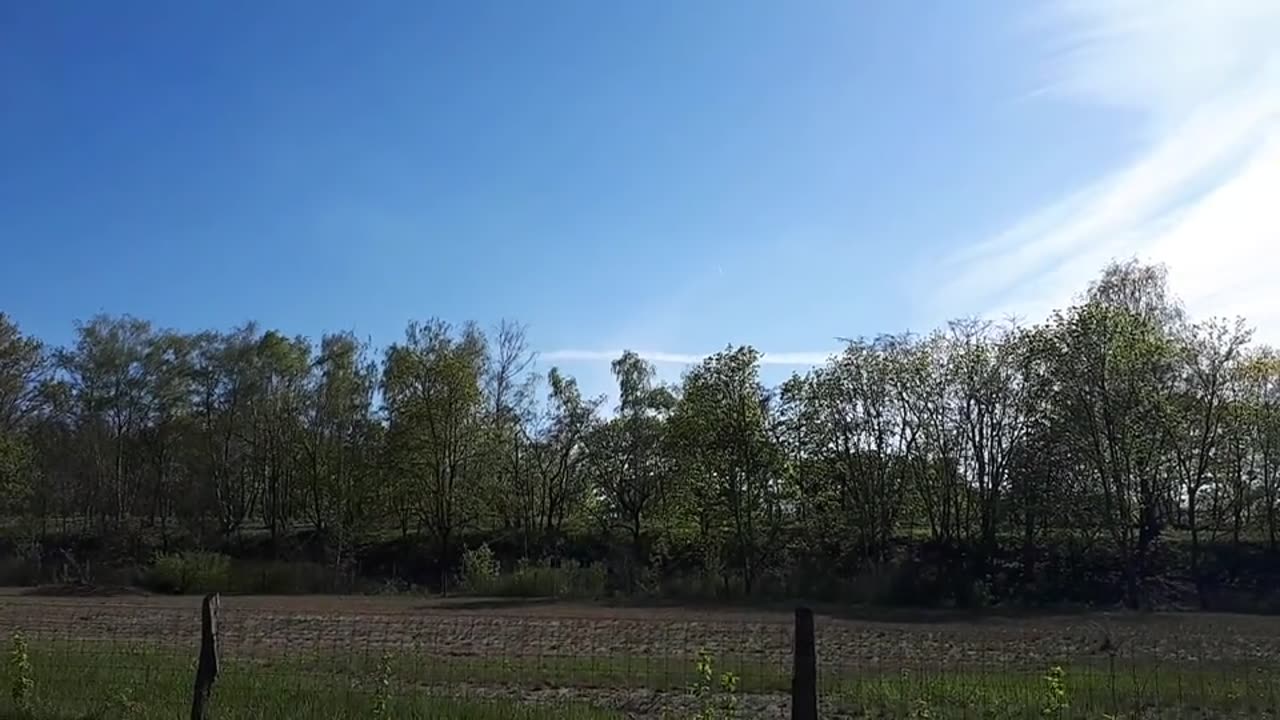 Himmel in Berlin am 03.05.2023 um 16:30 Uhr