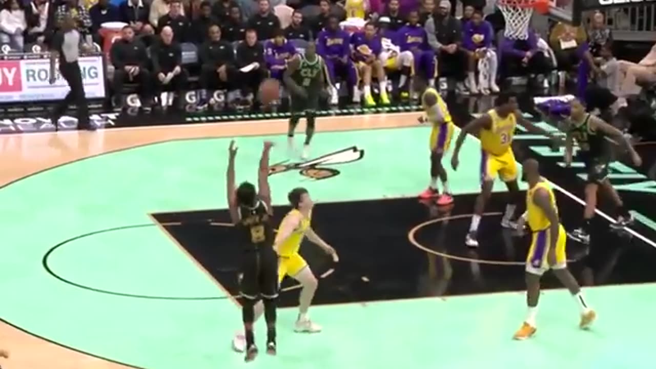 Lebron James best breakaway dunk from 2022-2023 NBA seaso