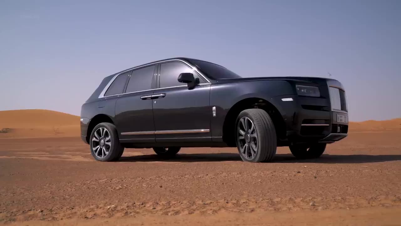 Rolls-royce suv Cullinane in the desert