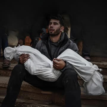 Waye Nakami! Mataa-e-Karwan Jata Raha