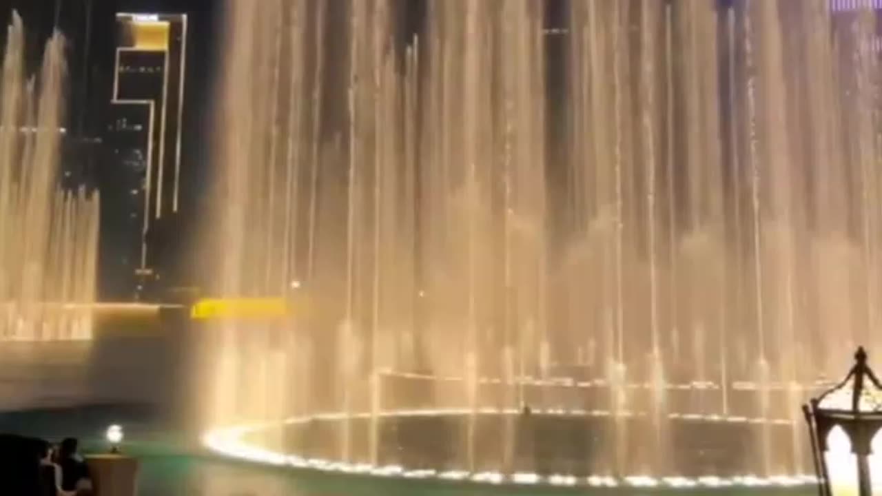 Dubai Fountain At Night Makes Stunning