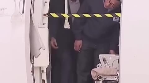 #Passenger opens #plane door during #flight