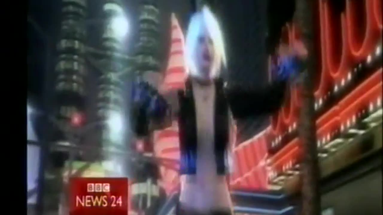 E3 2005 Playstation3 and XBox360 pre launch - UK TV report