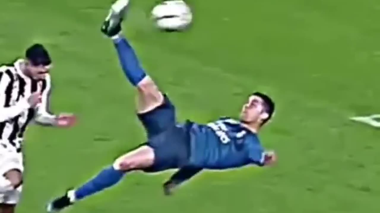 Ronaldo Bicycle Kick