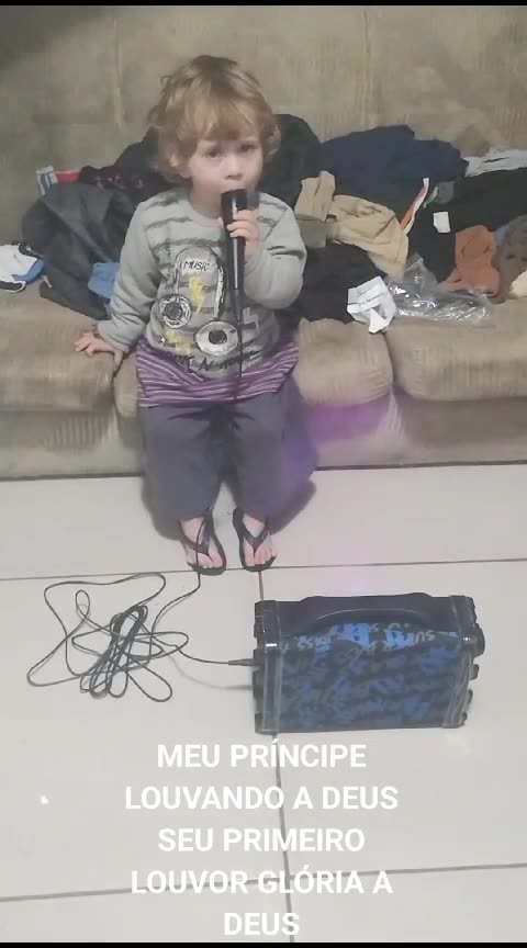 meu bb louvando a Deus