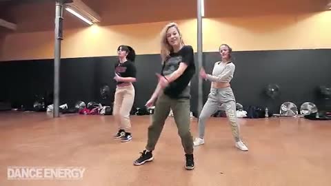 Dance Monkey - / DANCE ENERGY STUDIO