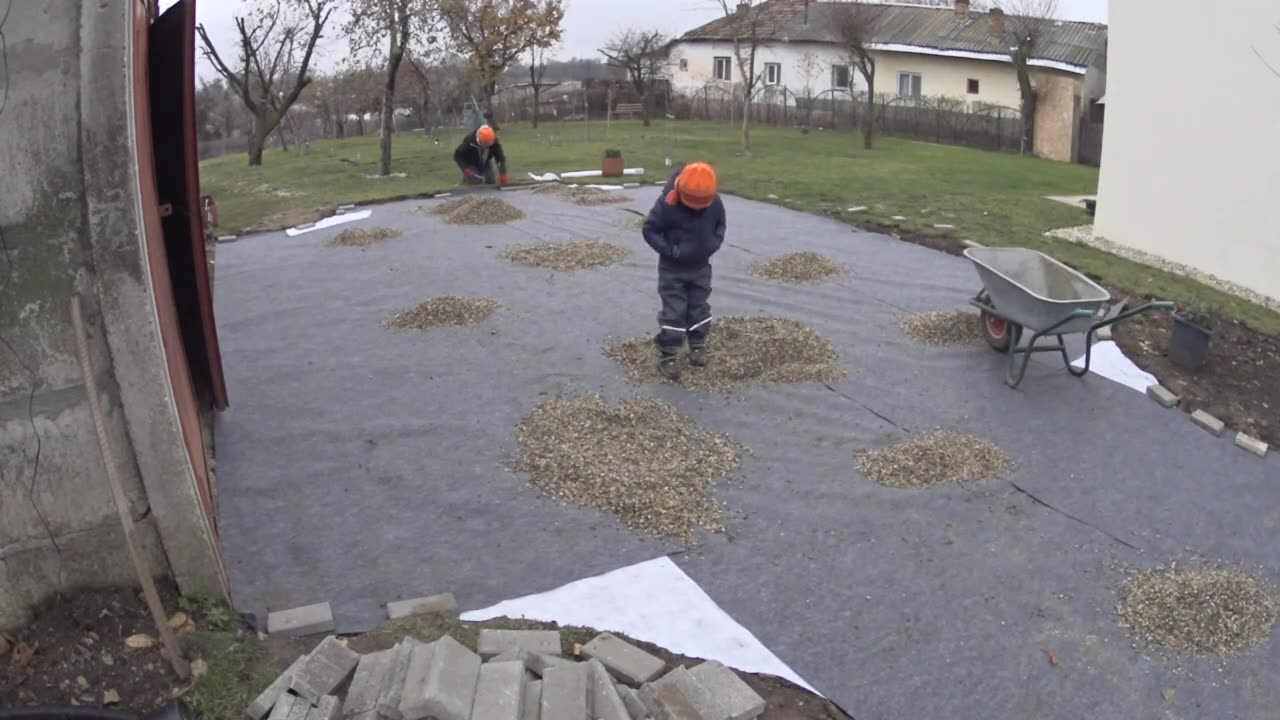 DIY: My Dream River Rock Driveway