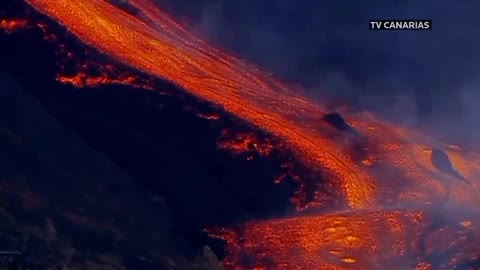 Huge river of lava emanating from La Palma