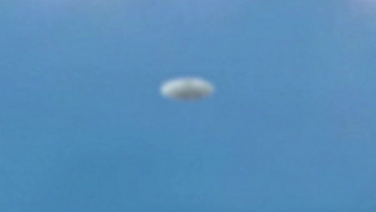 UFO filmed from airplane over Russia