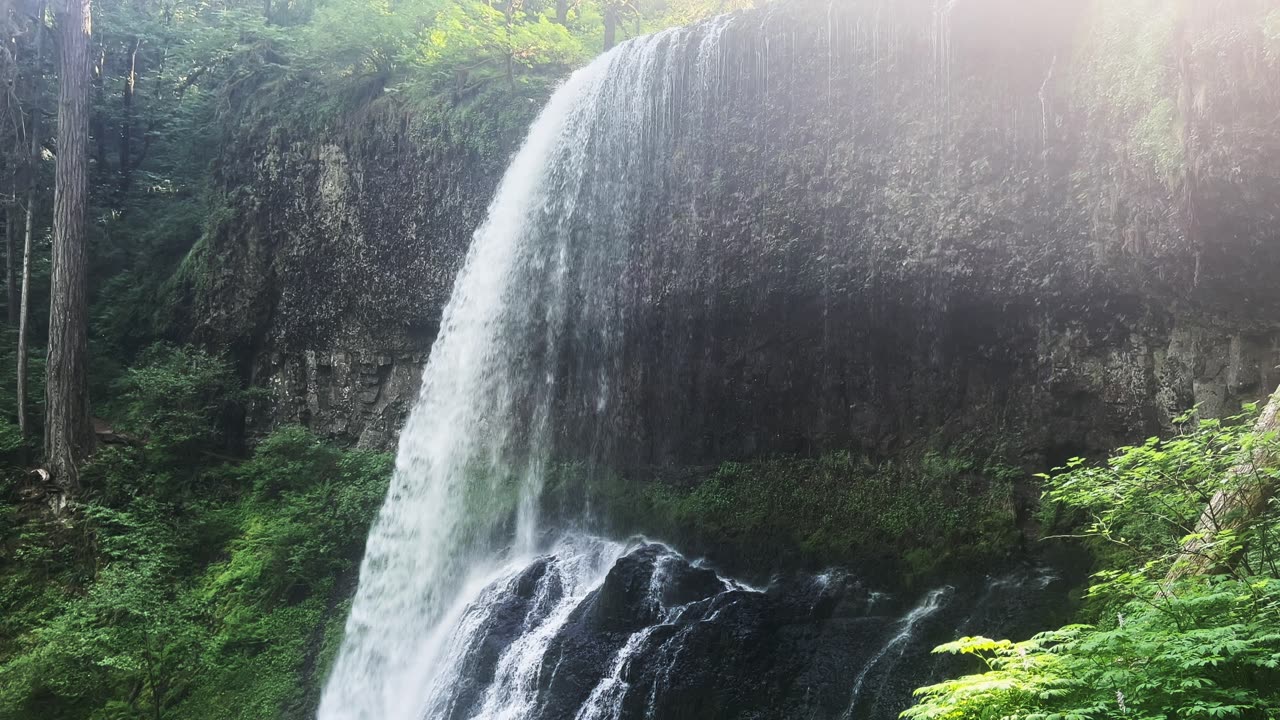 GORGEOUS Middle North Waterfall & Basin | Trail of Ten Falls | Silver Falls State Park | Oregon | 4K