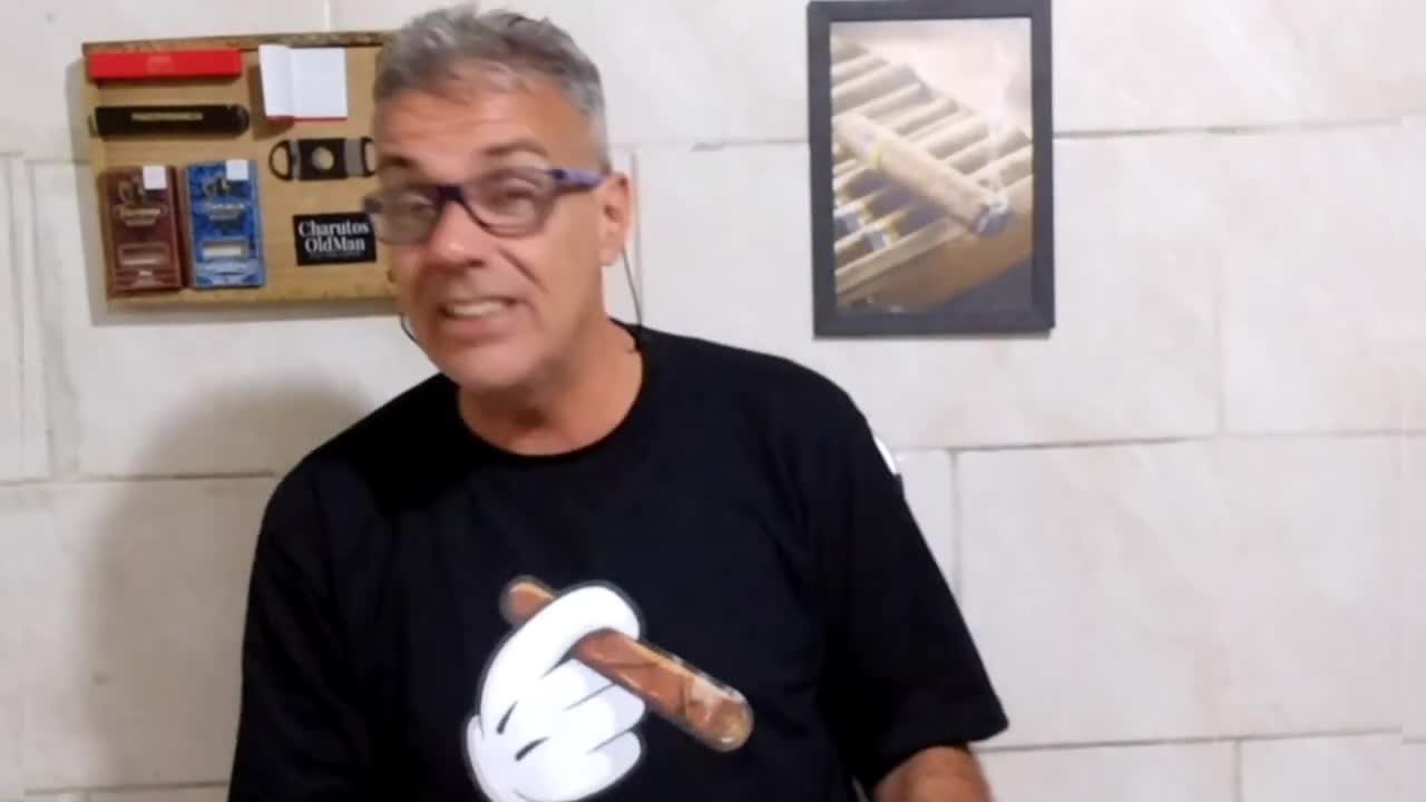 Charuto no banco dos réus!