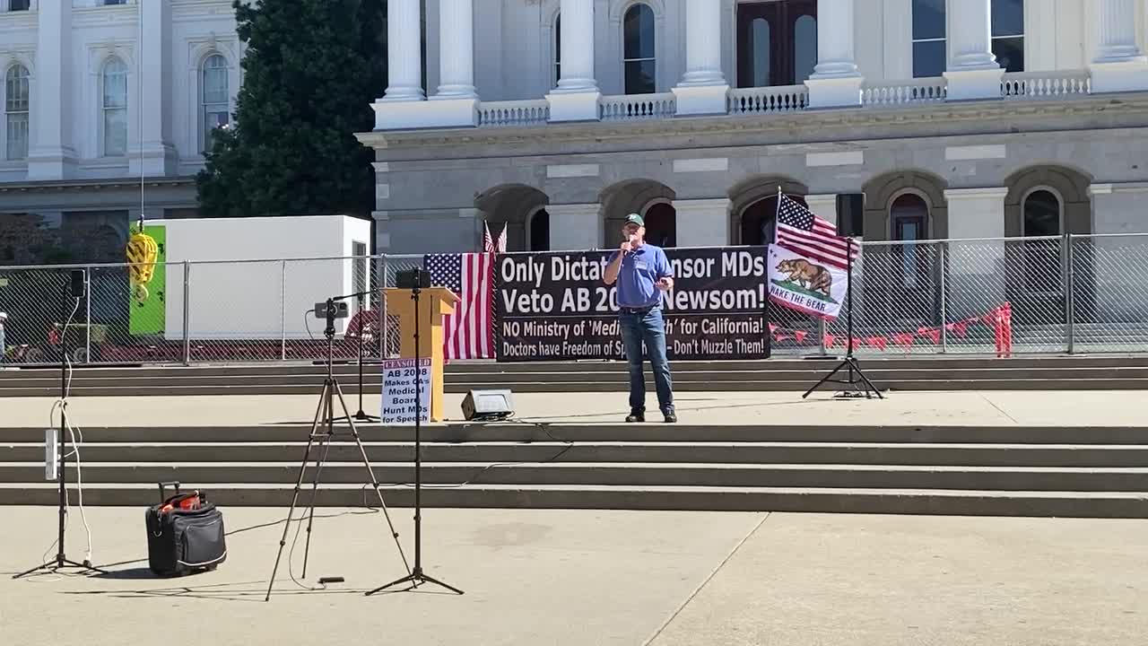 Steve Kirsch At rally in Sacramento for Fredom of speech.