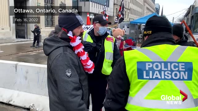 Leave the area now Ottawa police issue new warning to trucker convoy protesters