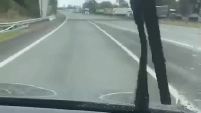 AUSSIE POLICE AND MEDIA ARE INSTRUCTED TO DENY TRUCKERS BLOCKADE