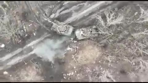 Footage of Ukrainian 72nd shelling Russian Tanks