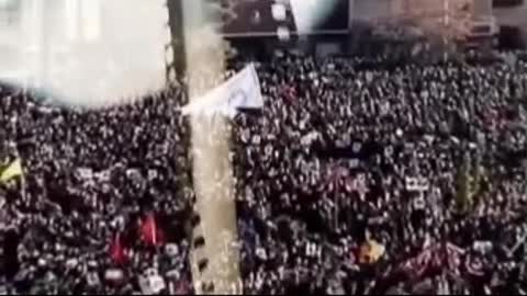 TH3 GR3AT AWAK3NING... ENJOY TH3 SH0W!