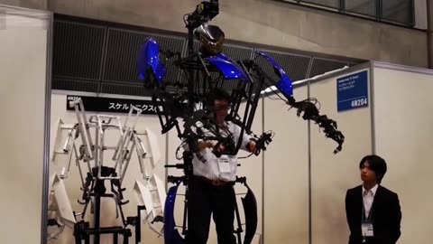 Humanoid Gundam! Japan’s powerful exoskeleton mechanical battle armor