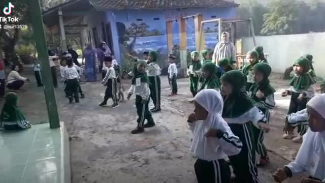 Kindergarten morning exercise