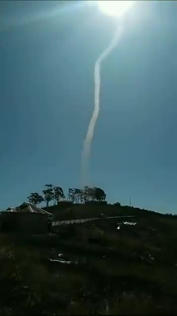 South African Man Abducted By UFO In Broad Daylight!!!