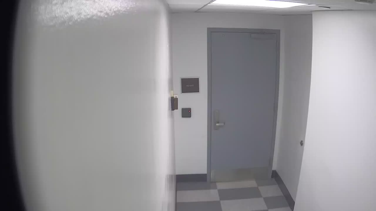 6141RHOBG1G101DStairwayLobbyEntry_2021-01-06_01h00min01s997ms.mp4