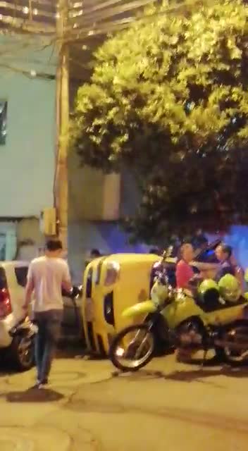Accidente Taxi y particular Villabel