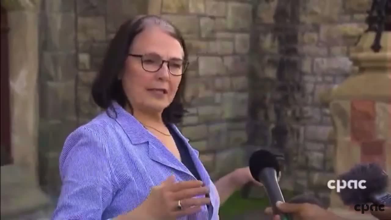 MP kicked out for not disclosing vax status