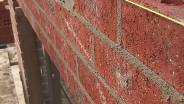 Smooth Bricklaying Is Strangely Satisfying to Watch