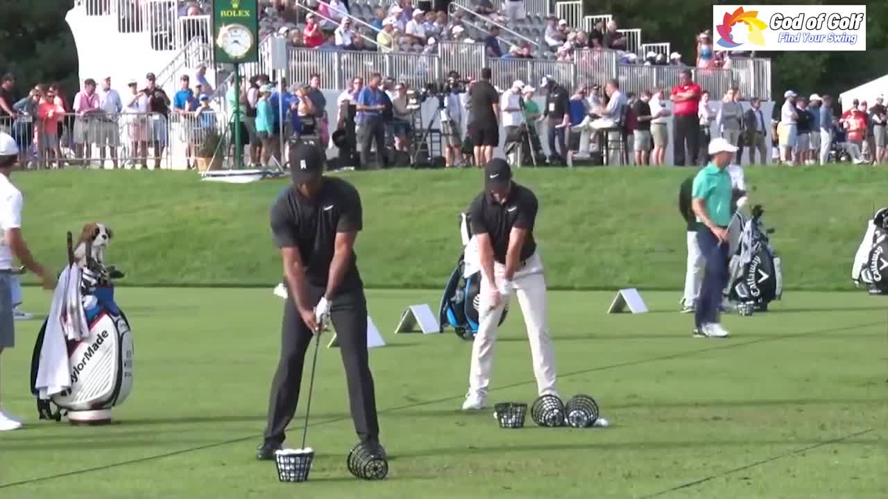 Golf Masters-Tiger Woods & Rory McIlroy-Range Swing