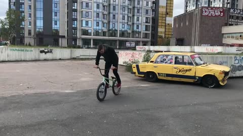 BMX day and car roof strength test