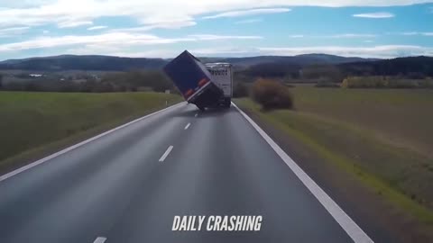 TRUCKS SMASHING INTO BRIDGES ! TRUCK CROSSWIND - Truck Crash Compilation ! Most idiots & Dangerous