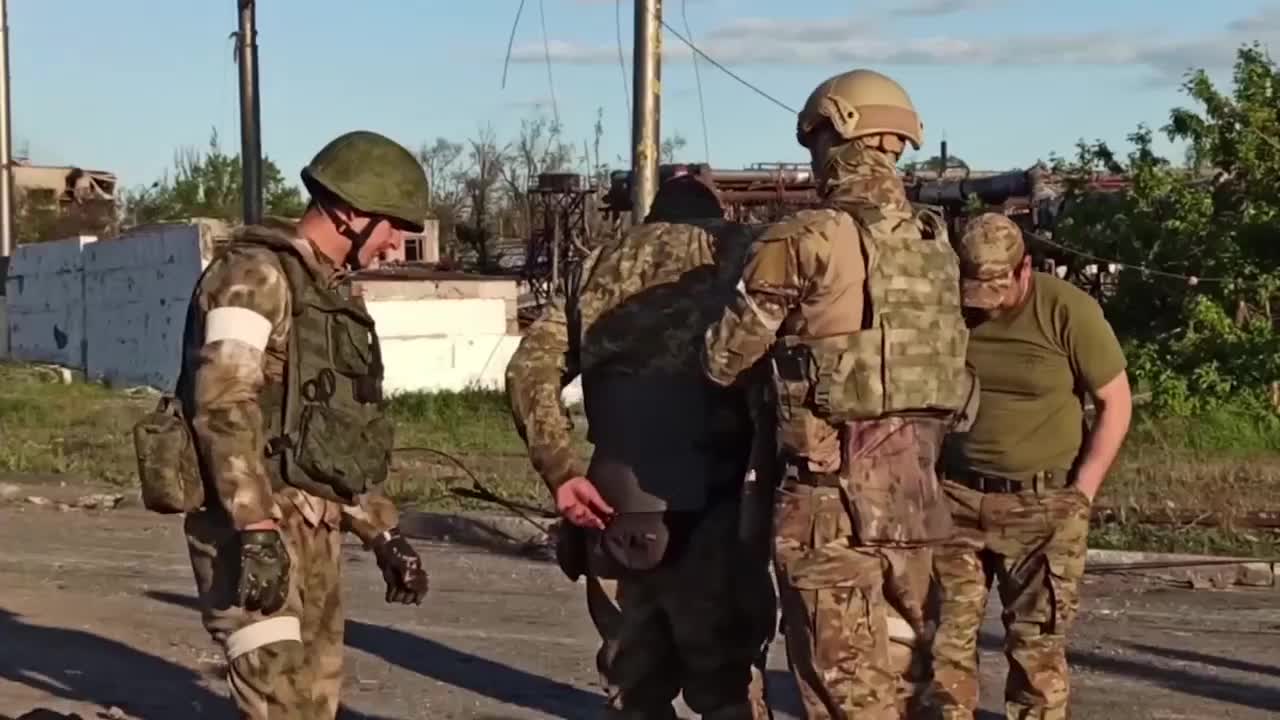 265 Ukrainian soldiers surrendered at the Azovstal plant in Mariupol - Russian Defense Ministry