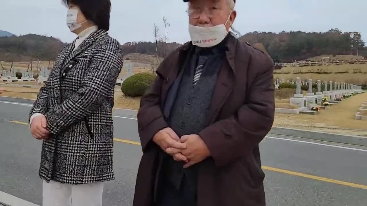 20201122_V3_S02(kF0TCd3Dy-8)작년에는 높으신 분들이 많이 오셨던 곳_ 올해는 많이 보이지 않지만, 대전 국립현충원
