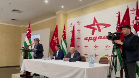 Натали Смыр выступила на съезде Аруаа