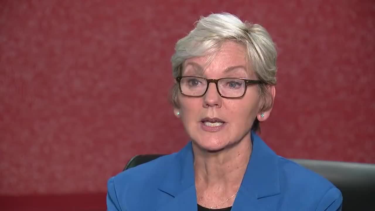 Energy Secretary Jennifer Granholm: “Yeah, I do” like the idea of banning gas-powered vehicle sales.