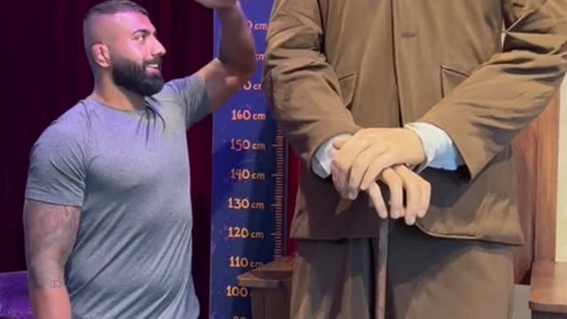 I am tiny compared to the worlds tallest person ever, Robert Wadlow who was 8’11😮