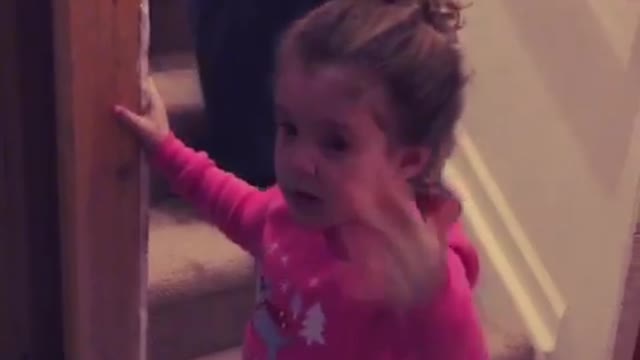4 year old explains the magic of Xmas!