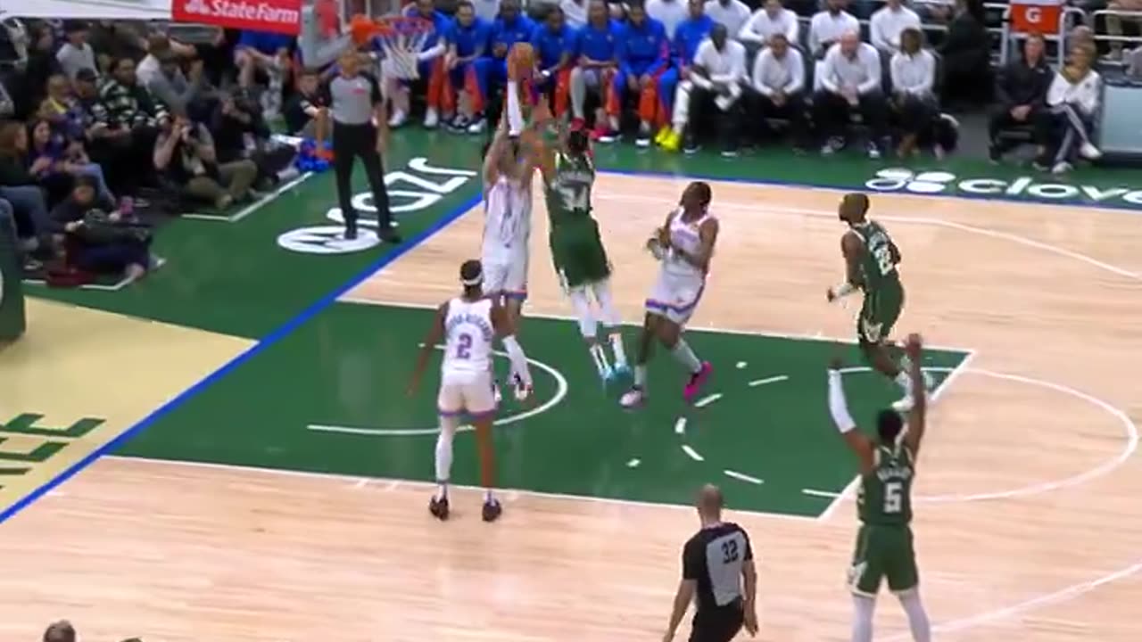 Giannis Attacks the Rim! Top Scorers Clash: Giannis vs. Shai