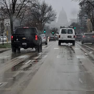 Madison, Wisconsin driving up to the Capital bldg, 4/4/24 snow.