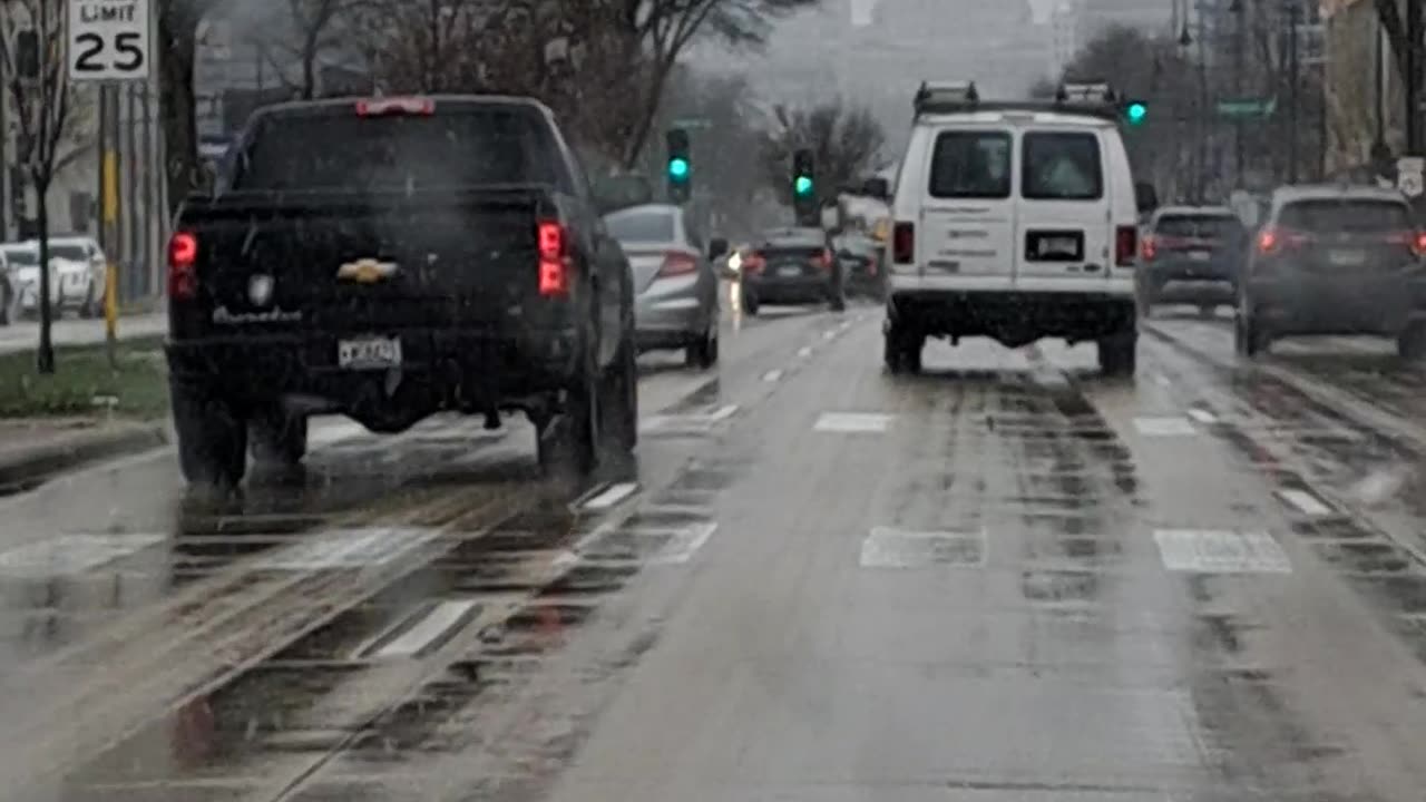 Madison, Wisconsin driving up to the Capital bldg, 4/4/24 snow.