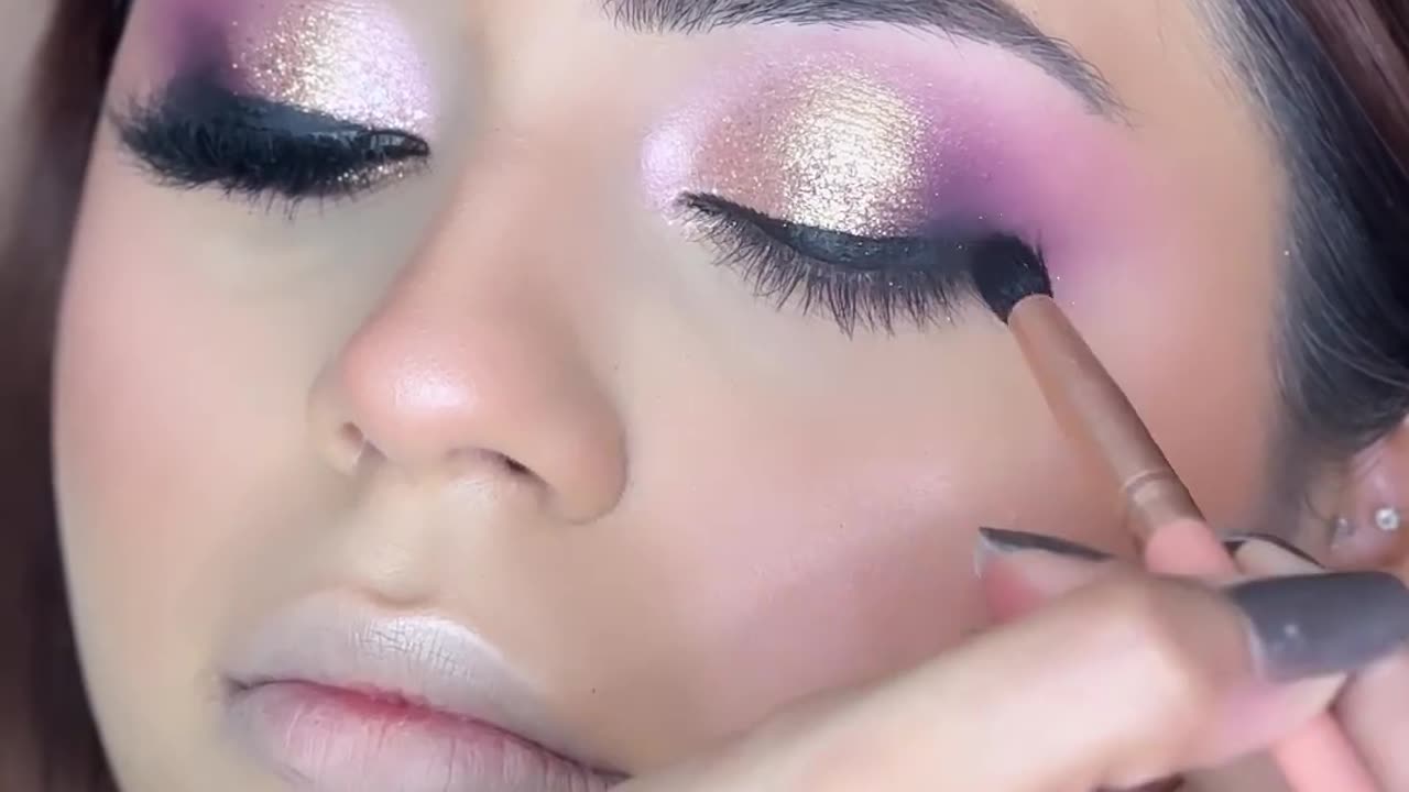 "Sultry Seduction: Evening Smokey Eye Tutorial