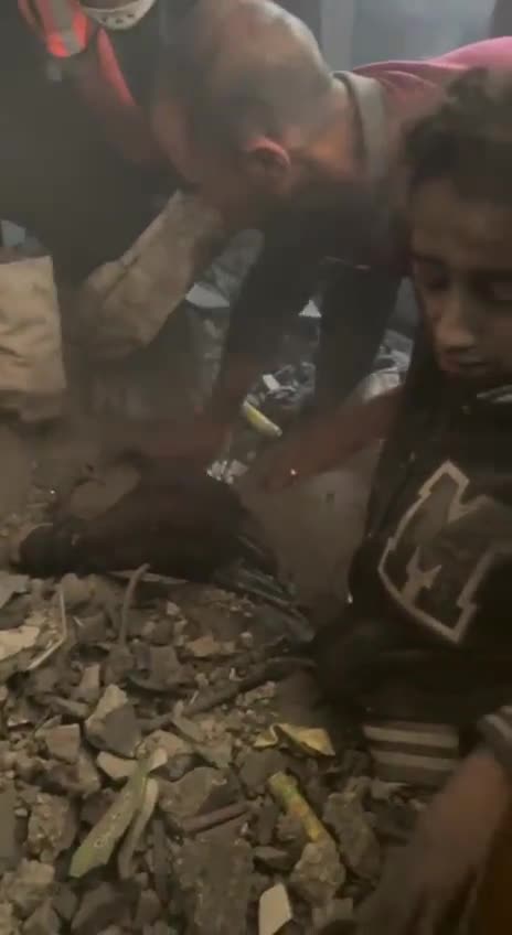 ►🇵🇸🚨‼ Gaza Rescue: Girl and Mother, a paralysed cancer patient, recovered alive under rubble.