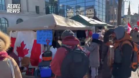 FOOD, MASSAGES OFFERED FREELY TO ANYONE IN NEED AS CONVOY PROTEST CONTINUES IN OTTAWA